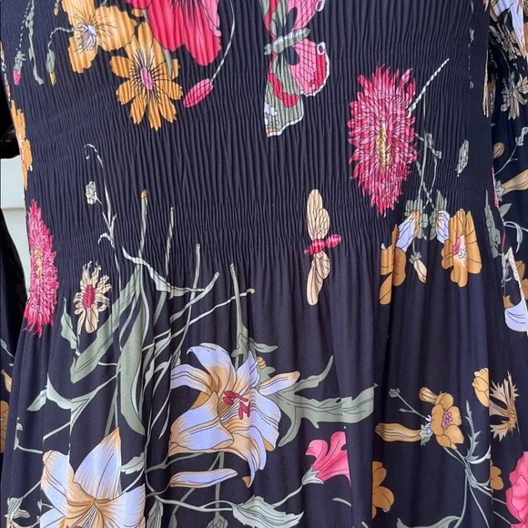 Like new Charlie Black Floral Long Sleeve blouse - Picture 7 of 15